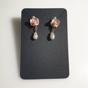 Pink Rose Stud Earrings Vintage Style Design Floral Top Gold Tone Faux Pearl